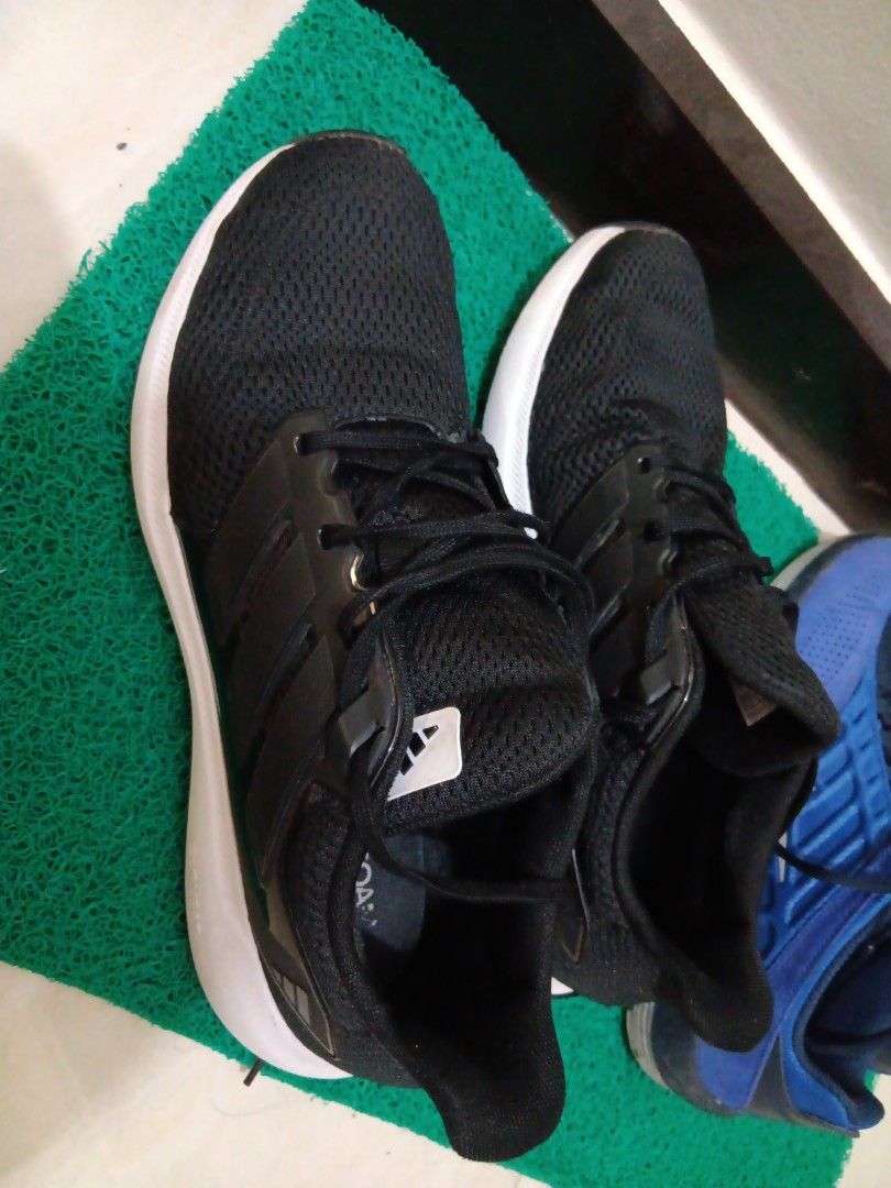 Adidas ultimashow Black Running Shoes (Category: Sneakers) located in Manila. Submitted by ocyobe4man (Listing ID 1464177921, Image 1). Description: - Black Adidas running shoes - Breathable mesh upper - White sole - Lace-up closure - Ideal for workouts and casual wear - Pre-loved and ready for a new owner.
