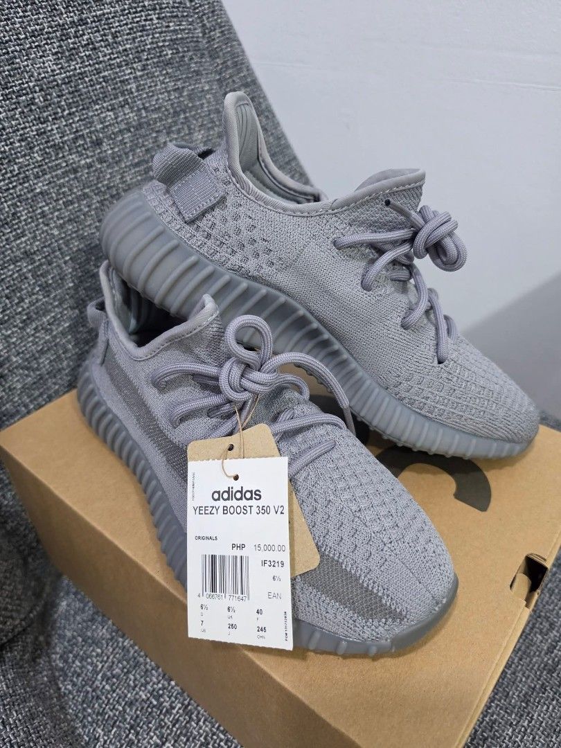 Adidas Yeezy Boost 350 V2 Grey (Category: Sneakers) located in Quezon City. Submitted by mbqueenofthestars (Listing ID 1464293683, Image 1). Description: - Grey Adidas Yeezy Boost 350 V2 - Size: 7 US / 40 EU - Original price: PHP 15,000.00 - Includes original tag and box - Ideal for everyday wear ships from cubao, qc payment via bpi, bdo or gcash.
