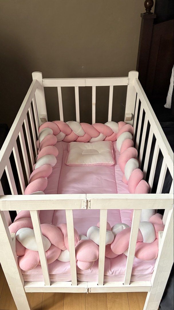 ADJUSTABLE CRIB SET FOR SALE ‼️ (Category: Cots & Cribs) located in Marikina City. Submitted by sesemico (Listing ID 1464272162, Image 2). Description: size: 22x36 regular foam uratex foam braided crib bumper used for 7 months still in good condition rfs: switching to a playpen pick up & del via lalamove only location: Sto. Niño, Marikina City still negotiable for sure buyer.