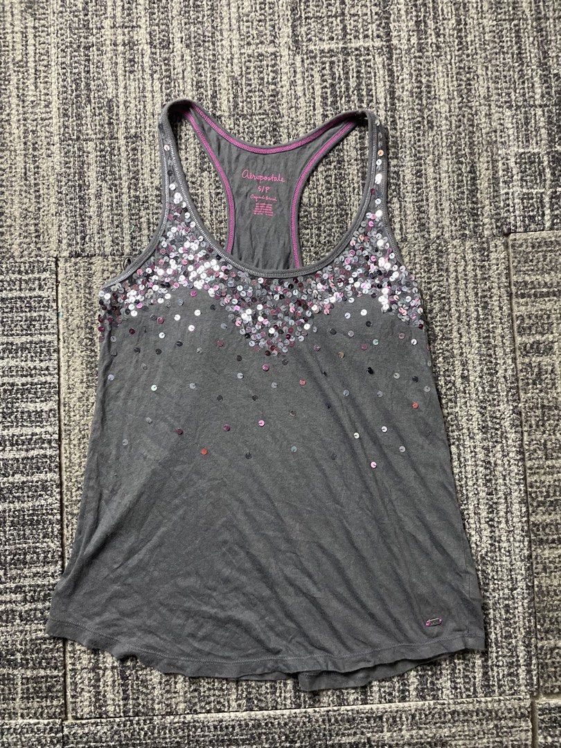 Aeropostale Sparkley Chevron Pattern Tank Top (Category: Sleeveless) located in Manila. Submitted by rdtp2 (Listing ID 1464234974, Image 1). Description: size small 16.5x25 no flaw excellent condition 9.5/10.
