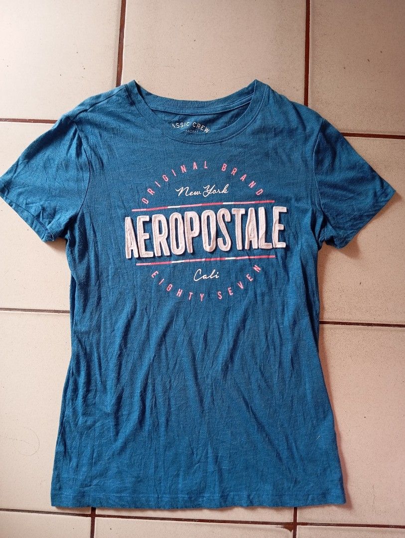 Aeropostale T-shirt (Category: Shirts) located in Manila. Submitted by jhelofinds (Listing ID 1464140556, Image 1). Description: .