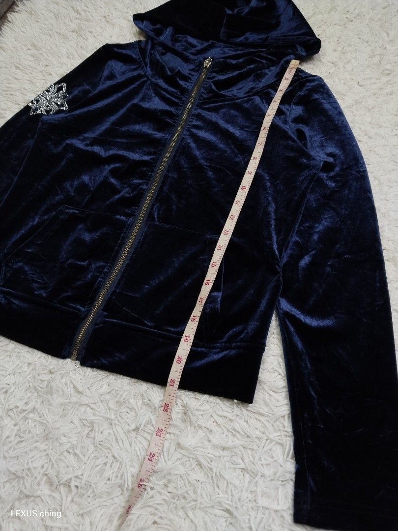 AFFLICTION KANDYCOUTUTE beaded side and back zipup velour. (Category: Coats, Jackets and Outerwear) located in Manila. Submitted by lexusthrift1995 (Listing ID 1464176856, Image 3). Description: Size- SMALL Dimension- 17x21 no tag and washtag good condition ‼️200.pesos plus shipping fee 💸MODE OF PAYMENT- GCASH payment first 🚛MODE OF DELIVERY- J&T or LALAMOVE 📍LOCATION- NORTH CALOOCAN CAMARIN BRGY.177 1705 SUNFLOWER STREET. 🗒Note: Please manag
