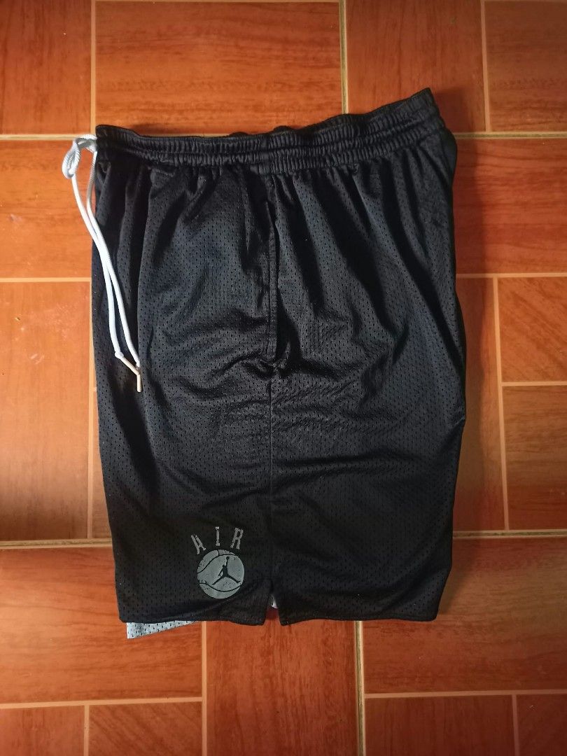 AIR JORDAN (Category: Shorts) located in Tubao. Submitted by th3bo0g3yman (Listing ID 1464231365, Image 3). Description: DIMES With: 28-34 Length: 19.5 Leg Opening: 12 NO ISSUE EXCELLENT CONDITION.