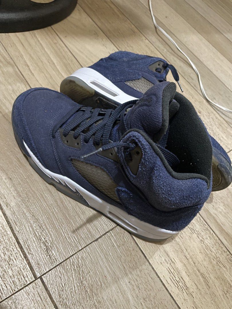 Air Jordan 5 Georgetown (Category: Sneakers) located in Manila. Submitted by gongonpo (Listing ID 1464333765, Image 3). Description: - Air Jordan 5 Retro SE - Color: Denim-like navy blue - Style: High-top silhouette - Features: Classic AJ5 design elements, Jumpman branding - Condition: Great for casual wear or collectors - No box .