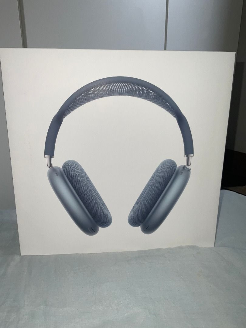 AIRPODS MAX 2 WITH SMART CASE (SEALED) (Category: Headphones & Headsets) located in Manila. Submitted by 2025.gadgetspot (Listing ID 1464233000, Image 1). Description: FS/ LFB : AIRPODS MAX 2 WITH SMART CASE (SEALED) orig price: 549$ (34,289) selling for: 25k - FIXED PRICE - FROM APPLE US - C: BLUE can do shipping/meetups 📍QC PM IF INTERESTED.