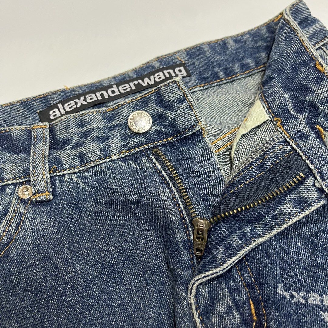 Alexanderwang jeans all over print (Category: Jeans) located in Quezon City. Submitted by thriftrage (Listing ID 1464279593, Image 3). Description: Waist’ 27-28 Length’ 42.5 Leg opening’ 9.5 No issue Good condition.