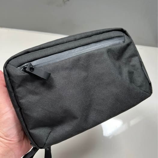 Alpaka Elements Tech Case V2 ( Ecopak EPLX600 Black Knight) (Category: Belt bags, Clutches and Pouches) located in Rizal. Submitted by epektuz_lab (Listing ID 1464202288, Image 1). Description: Like new (tested only). Payment Methods: GCash, Maya, or BPI 📦 Shipping fee is at the buyer’s expense. 🚚 The buyer will book and arrange the shipping..