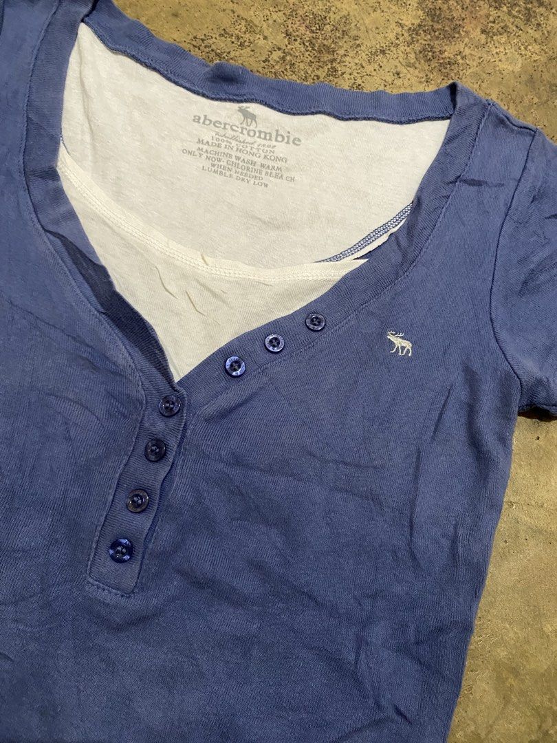 Ambercrombie (Category: Others Tops) located in Tabaco. Submitted by centthrif55361 (Listing ID 1464260886, Image 3). Description: Ambercrombie Small W:15 L:21.4-23 Very good condition Color rate 9.3/10 Issue stain pinhole.