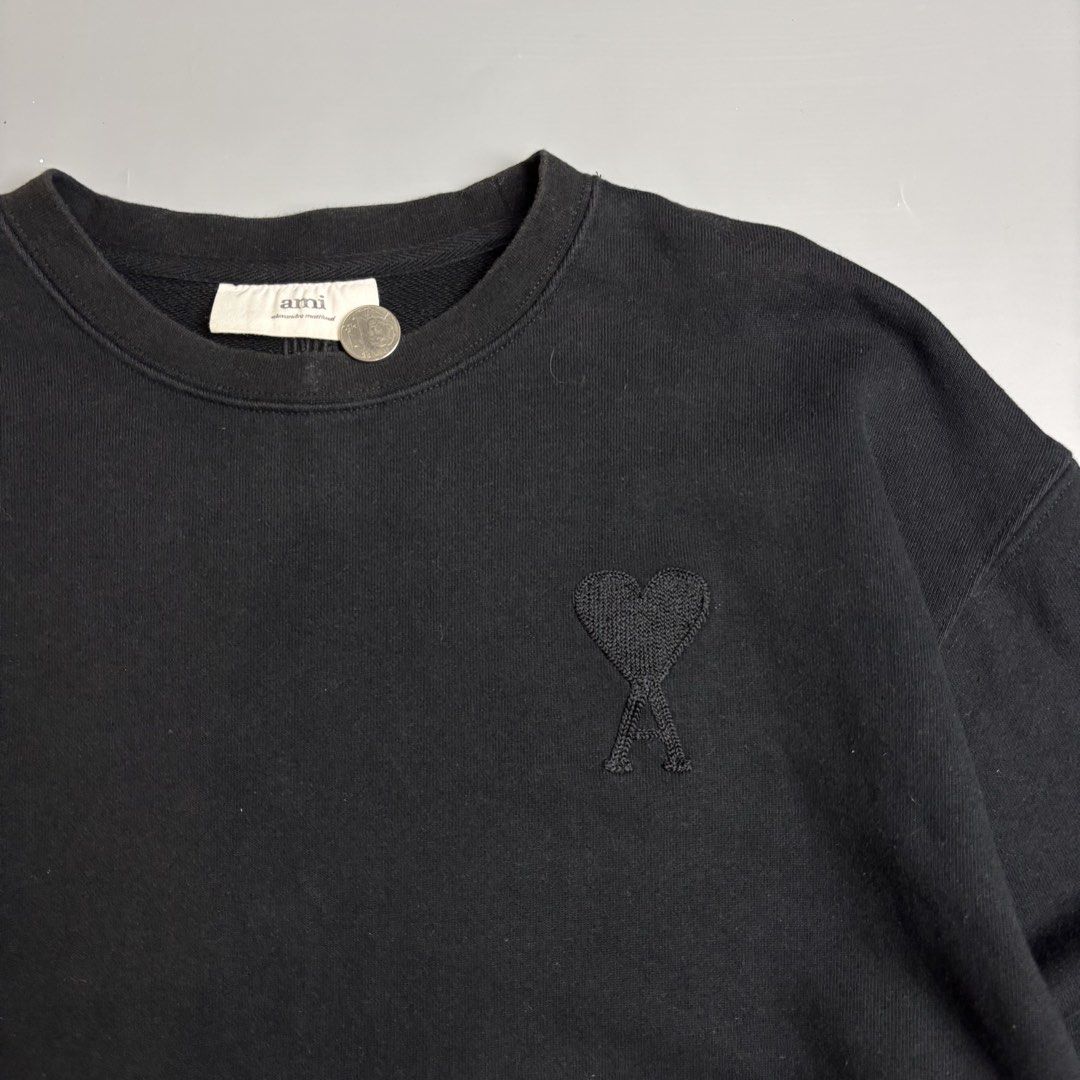 AMI (Category: Hoodies) located in Taguig. Submitted by the_rare_edit (Listing ID 1464207443, Image 3). Description: DIMENSIONS: 23x24 ISSUE: none COLOR RATE: 10/10 CONDITION: Excellent condition .