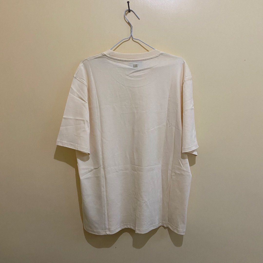 Ami Paris Knitted Patch (Category: Tshirts & Polo Shirts ) located in Pavia. Submitted by youryuuu5 (Listing ID 1464354624, Image 2). Description: Ami Paris Knitted Patch W: 22 L: 28 Brand New with Ziplock ₱ 900 Loc: Iloilo.