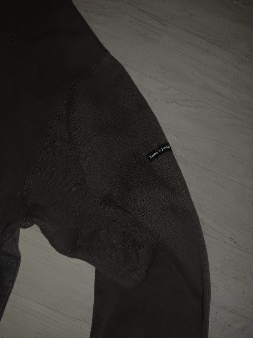 Anne's pocket cardigan (Category: Coats, Jackets and Outerwear) located in Naga. Submitted by r1ckside (Listing ID 1464274396, Image 3). Description: no issue need wash size large boxy type.