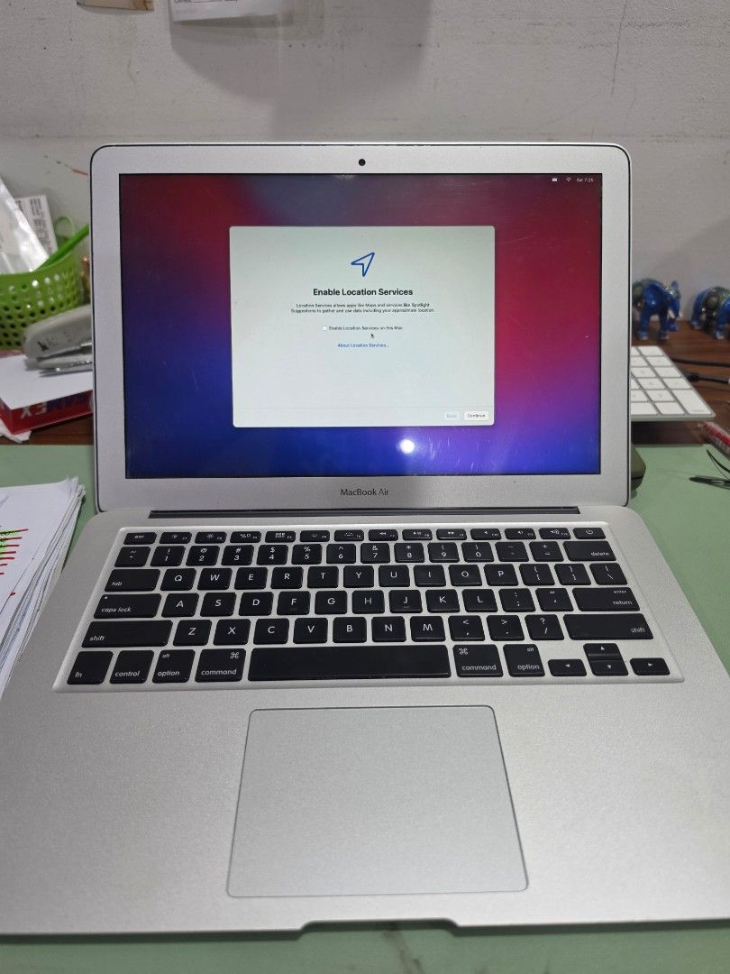 Apple MacBook Air Silver 2017 (Category: Laptops & Notebooks) located in Quezon City. Submitted by 9escalera (Listing ID 1464286849, Image 1). Description: - Silver MacBook Air - Works well - Ideal for everyday tasks - Highly portable - personal use di na ginagamit naging extra lang kaya 700cycle count lang.