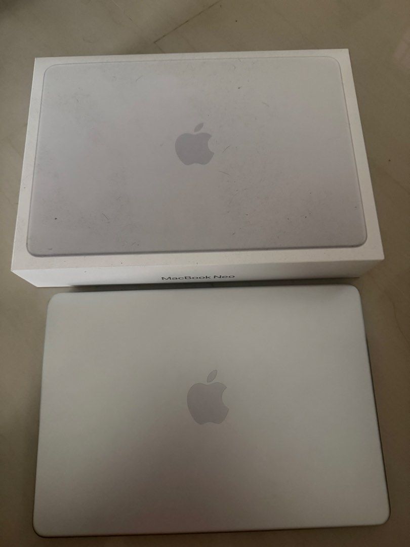 Apple MacBook Neo 256GB 100% battery, Computers & Tech, Laptops