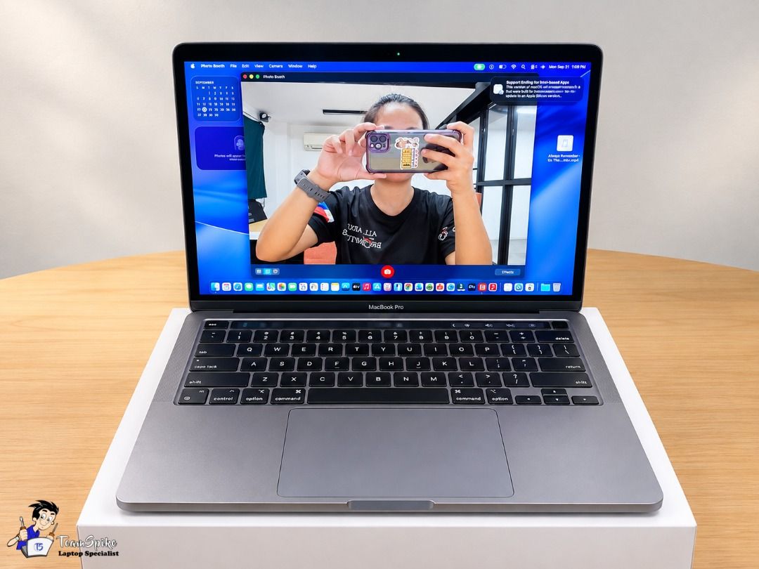 Apple MacBook Pro M1 Chip Laptop (Category: Laptops & Notebooks) located in Quezon City. Submitted by tslaptop (Listing ID 1464170989, Image 3). Description: 🔥 M1 POWER. PRO PERFORMANCE. 💻 Apple MacBook Pro A2338 | Space Gray 🩶 ⚡ Apple M1 Chip — Smooth, fast & reliable! ✨ 13.3” Retina Display | 2560×1600 💾 8GB RAM 📂 512GB SSD ⌨️ Touch Bar 🍎 macOS Tahoe 📶 WiFi • Bluetooth 📸 Camera • 🔊 Speakers • 🎤 Built-in Mic 🔌 2× Thunderbolt • 🎧 Head