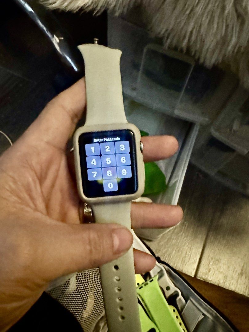 Apple Watch Original Series 3 (Category: Wearables & Smart Watches) located in Cavite. Submitted by amaxxingfinds (Listing ID 1464178259, Image 3). Description: ⌚ APPLE WATCH SERIES 3 — ORIGINAL 💰 ₱7000 📍 Bacoor ✨ Apple Watch Series 3 📏 42mm Aluminum Case 🖤 Black Color 📅 2018–2019 🎁 FREE 3 Straps Included 📱 watchOS 8.8.1 📩 PM for inquiries or additional details..