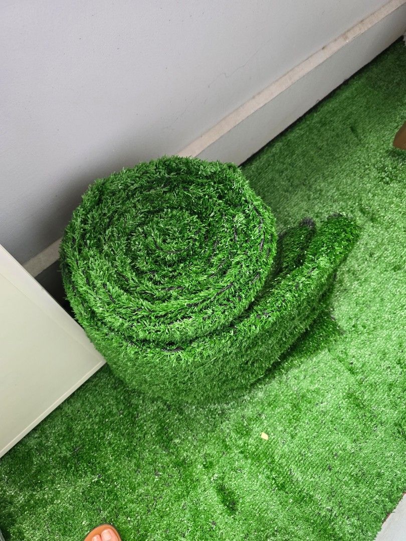 Artificial Turf Grass (Category: Artificial Plants & Flowers) located in Paranaque City. Submitted by incognitopawikan (Listing ID 1464191045, Image 1). Description: - 6.5 square meters - Green artificial grass in a roll - Perfect for outdoor spaces like balconies and gardens - Low maintenance and easy to care for - Instantly enhances your space with a vibrant green look.