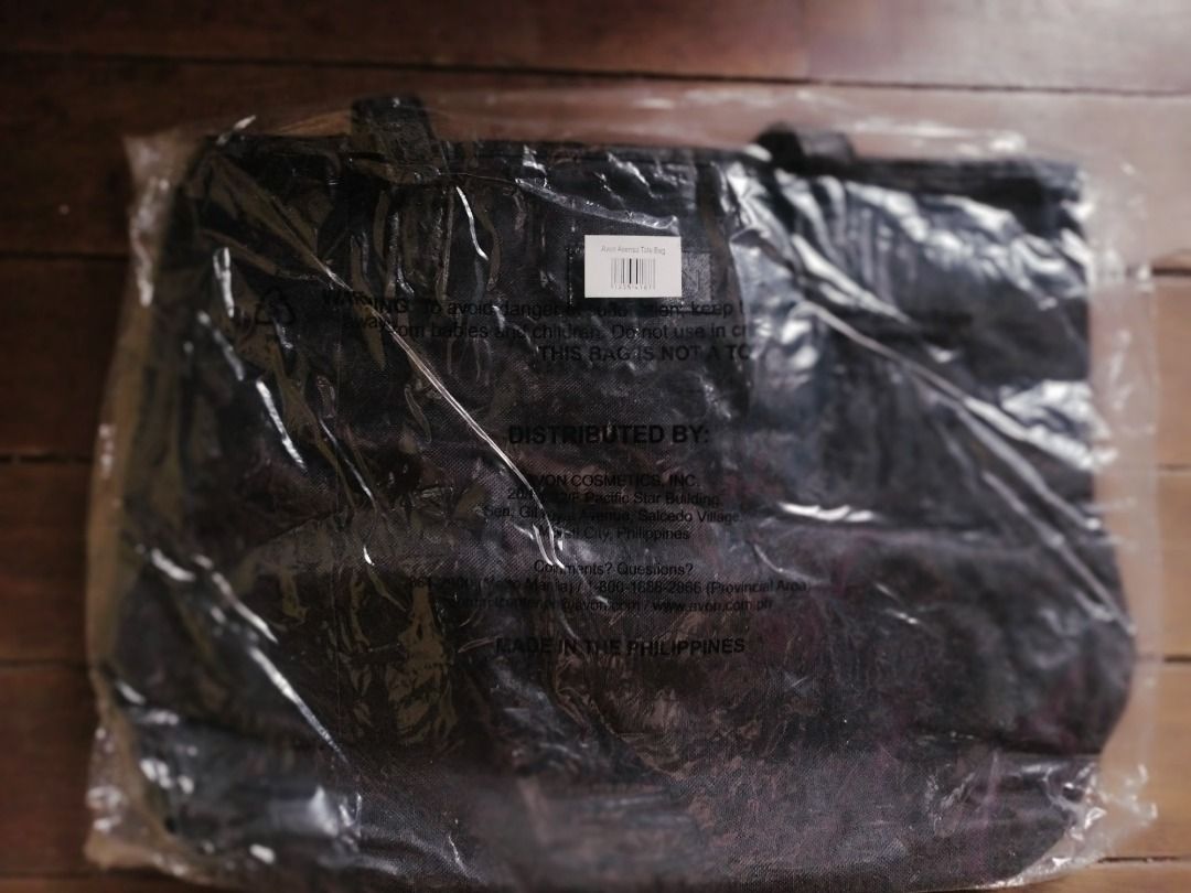 Asento Tote Bag (Category: Tote Bags) located in Cavite. Submitted by plorb (Listing ID 1464304605, Image 3). Description: Asento Tote Bag Brand: Avon Condition: New, unused ₱450 .