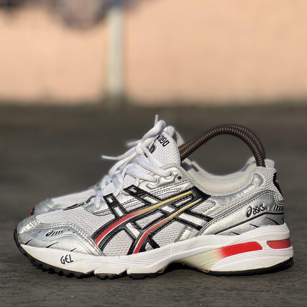 Asics gel-1090 “ silver “ womens (Category: Sneakers) located in Pasig City. Submitted by store_4_all_season (Listing ID 1464303027, Image 2). Description: Size 7 us womens / 24 cm / 38 eu Used - very good condition No issue 📩📩📩.