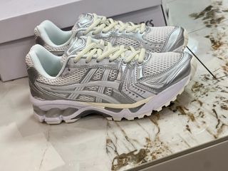 (Category: ) located in . Submitted by sell0ra_fashion (Listing ID 1464164379, Image 1). Description: .