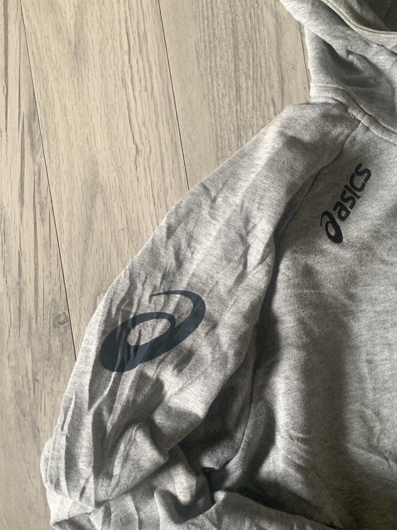 ASICS HOODIE JACKET (Category: Activewear) located in Manila. Submitted by sgthriftmanila2.0 (Listing ID 1464317503, Image 3). Description: Size fit: Medium 19x26 Excellent condition Complete Tags 9 or up /10 CR Issue: need wash only DM 📥 .