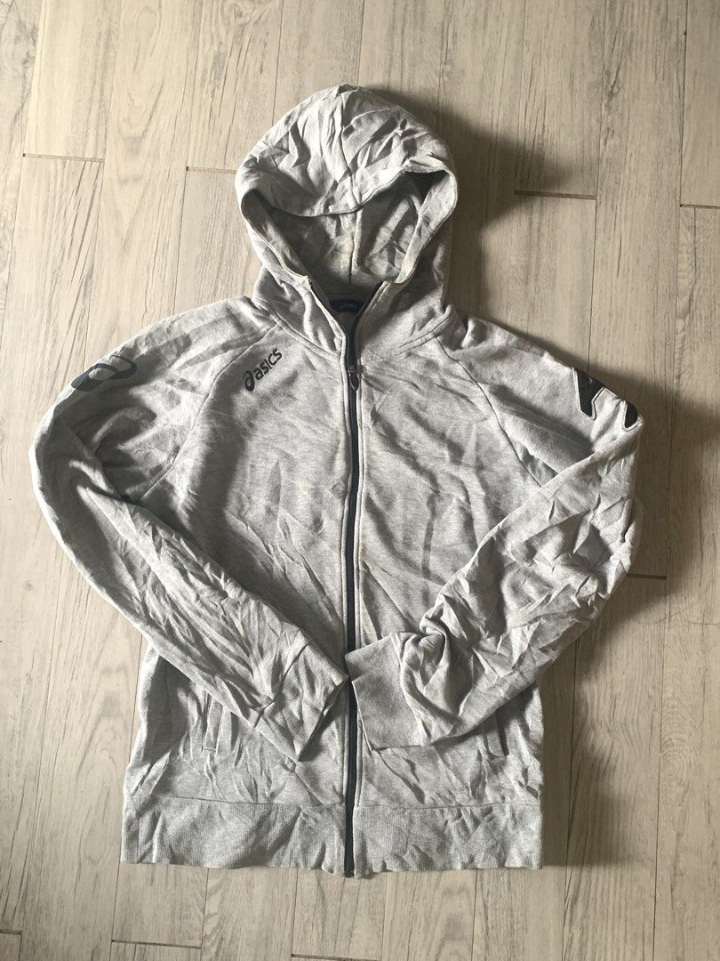 ASICS HOODIE JACKET (Category: Activewear) located in Manila. Submitted by sgthriftmanila2.0 (Listing ID 1464317503, Image 1). Description: Size fit: Medium 19x26 Excellent condition Complete Tags 9 or up /10 CR Issue: need wash only DM 📥 .