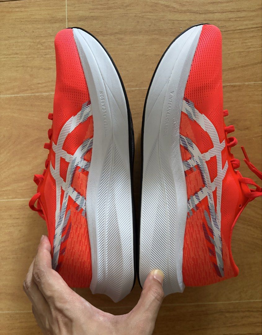 Asics Magic Speed 4 - US 11 / UK 10 Men’s (Category: Sneakers) located in Quezon City. Submitted by cat_man_dudu (Listing ID 1464219553, Image 2). Description: Used only to try indoors, never used in a run. Flash Red/White colorway. No tags, no box. RFS: Bought these before I discovered Superblast so I never used them. Meet up in Gateway on most days or on Ayala Car-free Sundays.