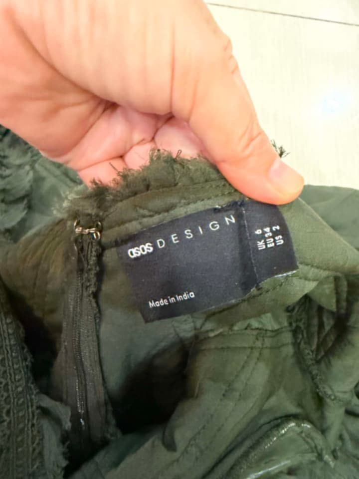 Asos (Category: Dresses) located in Manila. Submitted by highendcollection.wind (Listing ID 1464142926, Image 3). Description: ASOS .