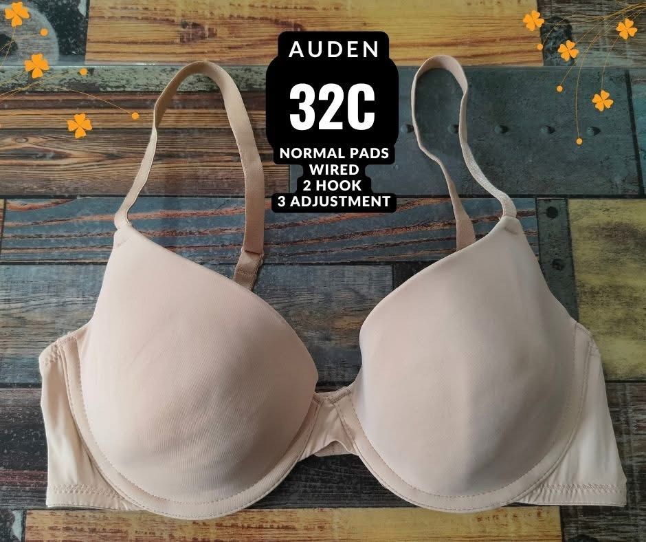 Auden 32C Wired Normal Pads Bra (Category: Undergarments & Loungewear) located in Manila. Submitted by siashop. (Listing ID 1464156078, Image 1). Description: - Auden Bra - Size: 32C - Wired with normal pads - 2 hook, 3 adjustment closure - Ideal for everyday wear - Comfortable and supportive.