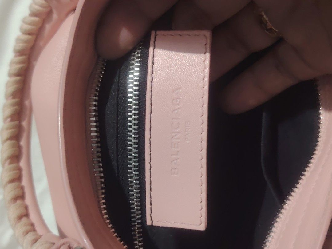 AUTHENTIC BALENCIAGA MINI (Category: Luxury Bags & Wallets) located in Manila. Submitted by del96 (Listing ID 1464232488, Image 3). Description: Guaranteed authentic balenciaga With strap Mirror Dustbag #47.