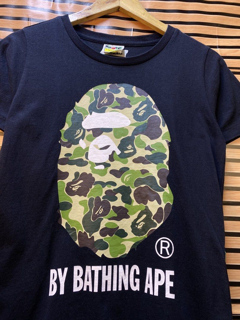 AUTHENTIC BAPE “BIG HEAD” (Category: Shirts) located in Makati City. Submitted by drip.poww (Listing ID 1464247732, Image 3). Description: - Authentic Bape - Color: Black - Size: Small - Dimes: 17.5x25 - Authentic - Excellent condition - Need wash, fresh from bale - Material: 100% Cotton Please don’t expect too much—these are thrifted (ukay) items. 😊 !!STILL NEGOTIABLE!!.