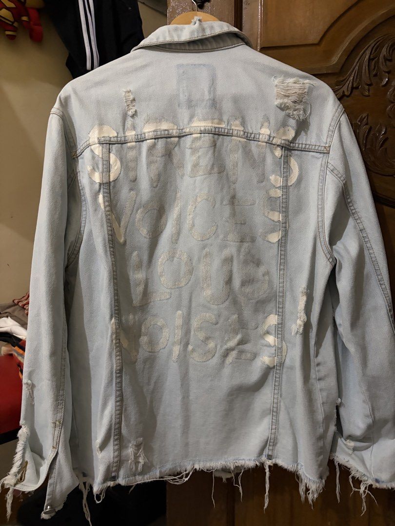 Authentic berksha tattered denim jacket (Category: Coats, Jackets and Outerwear) located in San Isidro. Submitted by epictiger_e56216 (Listing ID 1464195349, Image 2). Description: 750 shipped No damage no issue Like new condition Pang porma sur pogi ka duto.