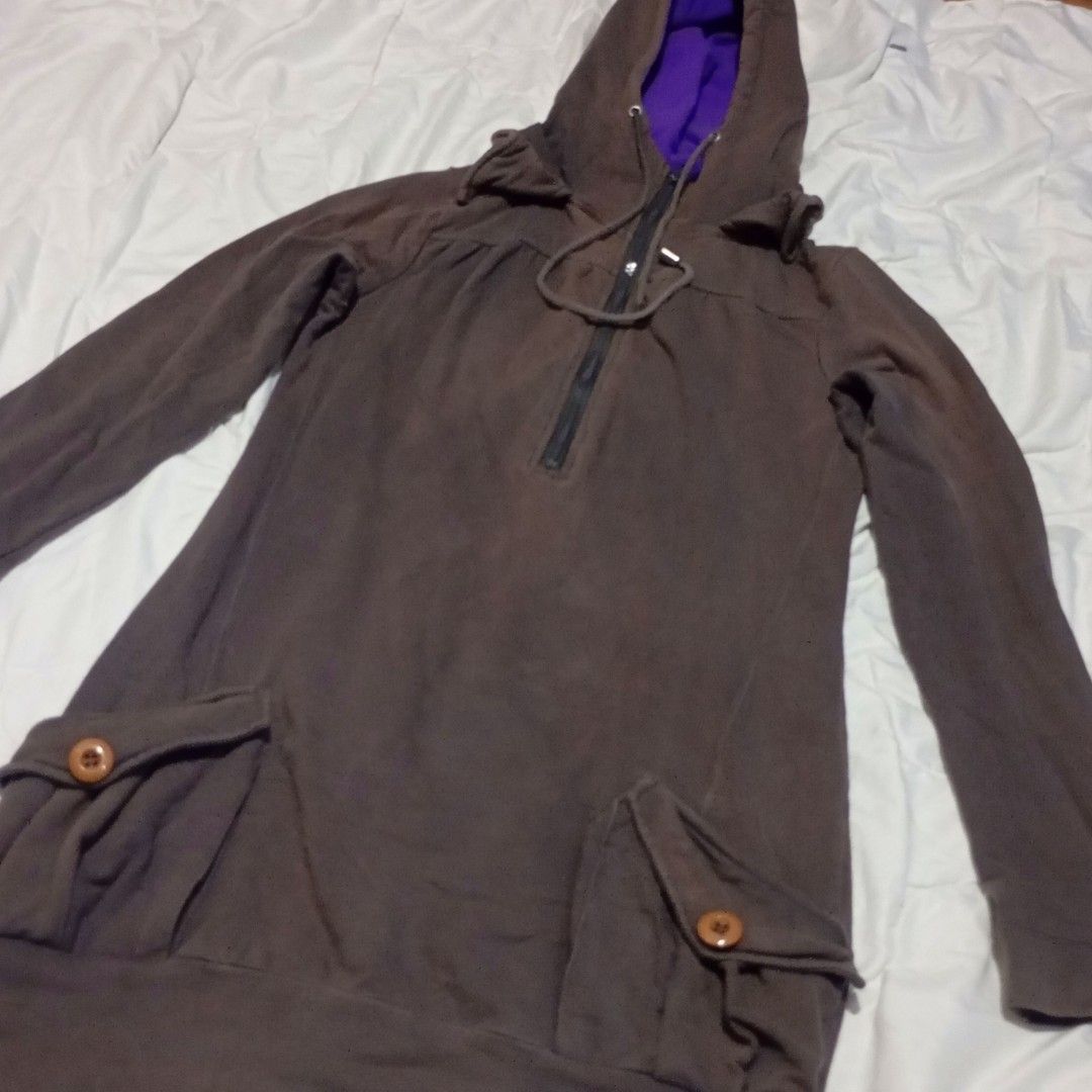 Authentic Et Boite Brown Hooded Jacket With Contrasting Violet Lining and Quarter Zip Pullover (Category: Coats, Jackets and Outerwear) located in Rizal. Submitted by cosmicwonders (Listing ID 1464273775, Image 2). Description: ₱300 + SF Please manage your expectations as this is thrifted/preloved. Color may vary due to lighting. L: 30.5" | W: 17" ★ Payment first ★MOP: GCASH ★ COURRIER: J&T DM for more Qs!.