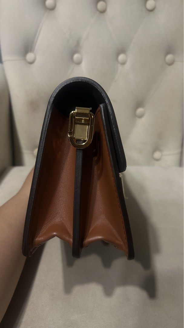 Authentic LV Dauphine Bag (Category: Luxury Bags & Wallets) located in Marikina City. Submitted by luxxxxiiess (Listing ID 1464318174, Image 3). Description: Authentic guaranteed, with box dust bag Like new condition.