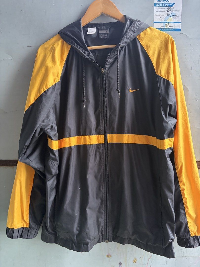 Authentic nike clima-fit windbreaker (Category: Coats, Jackets and Outerwear) located in San Isidro. Submitted by epictiger_e56216 (Listing ID 1464194889, Image 1). Description: Like new condition Ganda pa ng color 840 shipped 📍Magalang pampanga.
