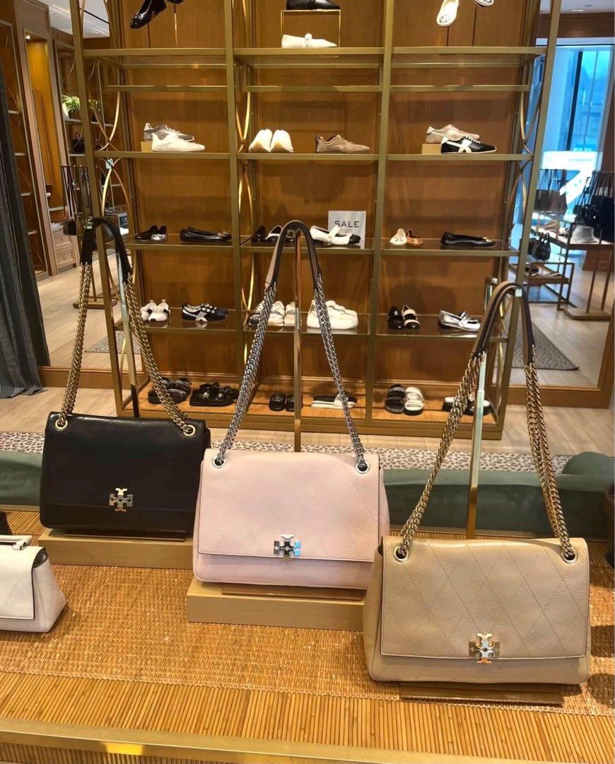 🇺🇸AUTHENTIC TORY BURCH BAG🇺🇸 (Category: Shoulder Bags) located in Manila. Submitted by rmcs.luxwatches (Listing ID 1464219228, Image 1). Description: .