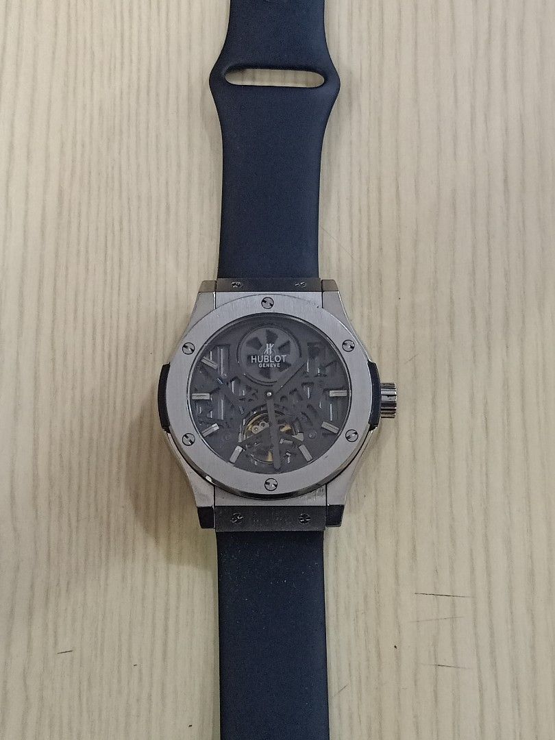 Automatic (Category: Men's Watches) located in Las Pinas. Submitted by quick_deals_great_finds2 (Listing ID 1464185571, Image 3). Description: Automatic 42mm large Good Working condition.