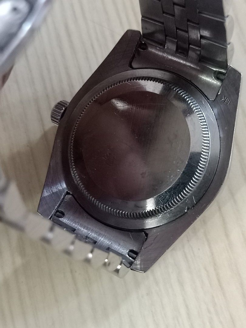 Automatic (Category: Men's Watches) located in Las Pinas. Submitted by quick_deals_great_finds2 (Listing ID 1464189065, Image 3). Description: Automatic 40mm fits wrist 7 inches Fully functional keeps time.