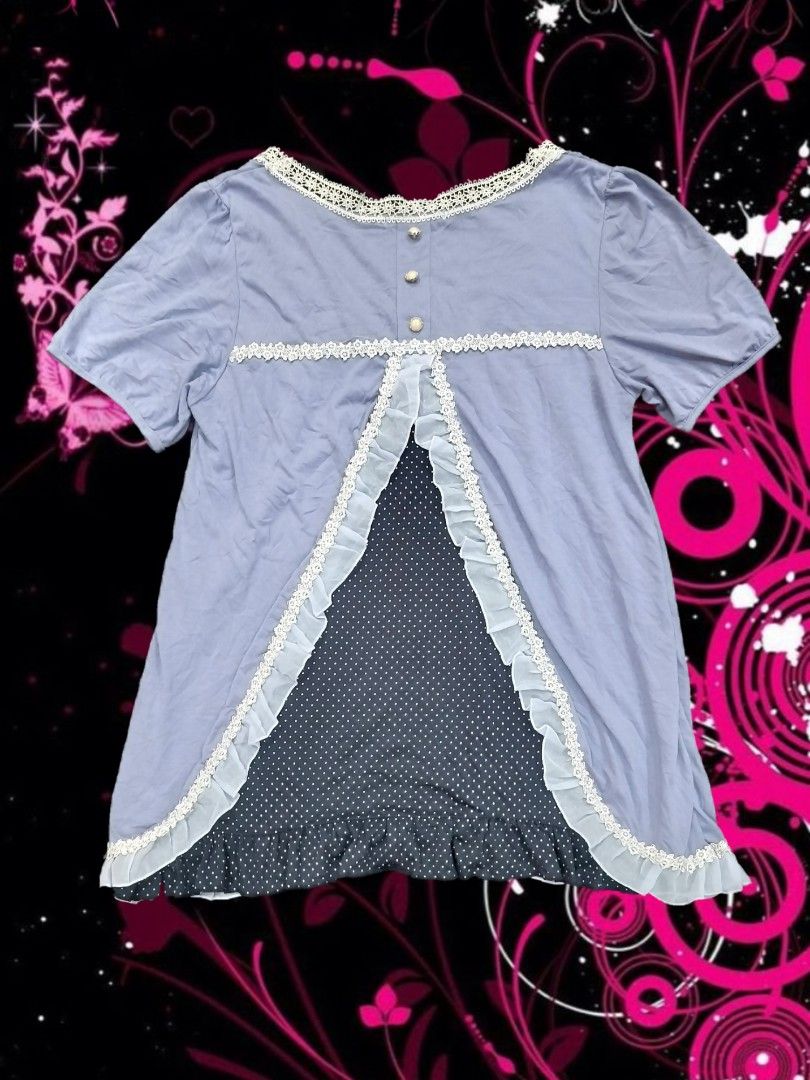 Axes Femme (Category: Blouses) located in Baguio. Submitted by nnthnnth (Listing ID 1464277423, Image 2). Description: 17" x 24".