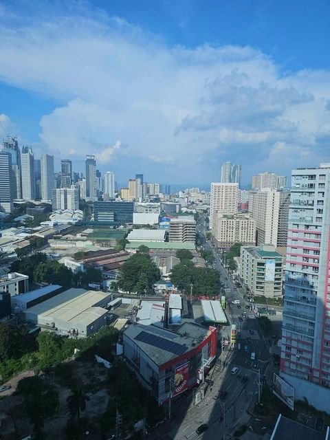Axis Residences 51sqm 2br (Category: Apartments & Condos) located in Caloocan City. Submitted by propertyhu26686 (Listing ID 1464241667, Image 1). Description: Axis Residences 2BR unit in mandaluyong for rent For rent: Newly Turned over for 1st tenant ◾2BR Brand New Bare Unit 51 sqm at Axis Residences ◾2 Toilet and Bath ◾2 Wardrobes ◾34K/month inclusive of condo dues ◾1 month advance, 2 months deposit, PDCS ◾1 year minimum contract ◾Tower B-27th 
