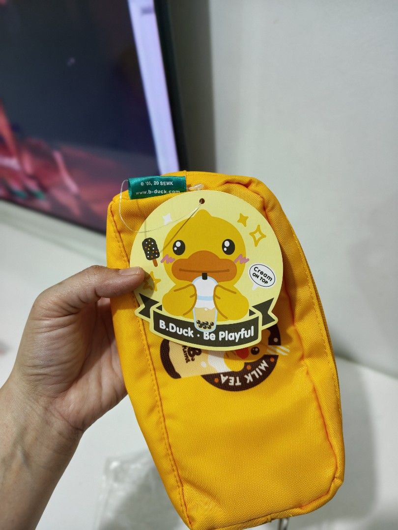 B. Duck Pencil Case NEW (Category: Stationery & School Supplies) located in Pasig City. Submitted by dian.juliet (Listing ID 1464225274, Image 2). Description: ▪️From Taiwan ▪️What you see is what you get. ▪️Colors may vary due to lightning. ▪️Feel free to message me for other details. :) 🖤 dian.