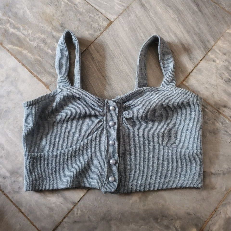 Baby Blue Buttoned Crop Top (Category: Sleeveless) located in Bacoor. Submitted by s4dee (Listing ID 1464324313, Image 1). Description: size: xs - small .