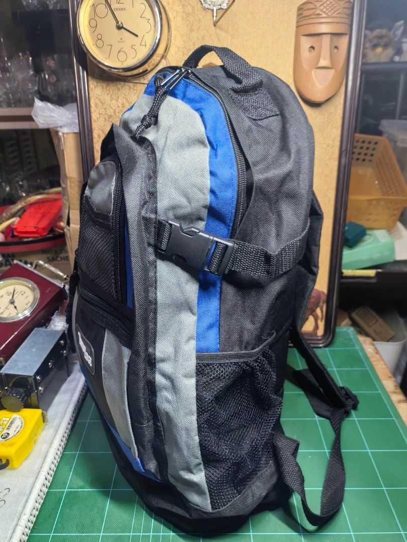 Backpack (Category: Backpacks) located in Cebu City. Submitted by dudes_villanueva (Listing ID 1464216281, Image 3). Description: Backpack In good condition - see all pics for overall condition. Size: L13in x W6.5in x H17in.