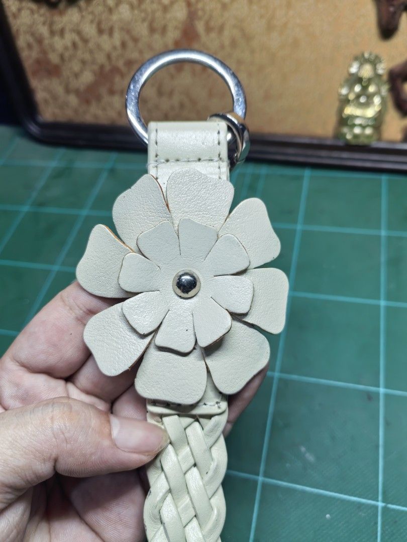 Bag Strap (Category: Other Accessories) located in Cebu City. Submitted by dudes_villanueva (Listing ID 1464234837, Image 3). Description: Bag Strap In excellent condition Length: 28in.