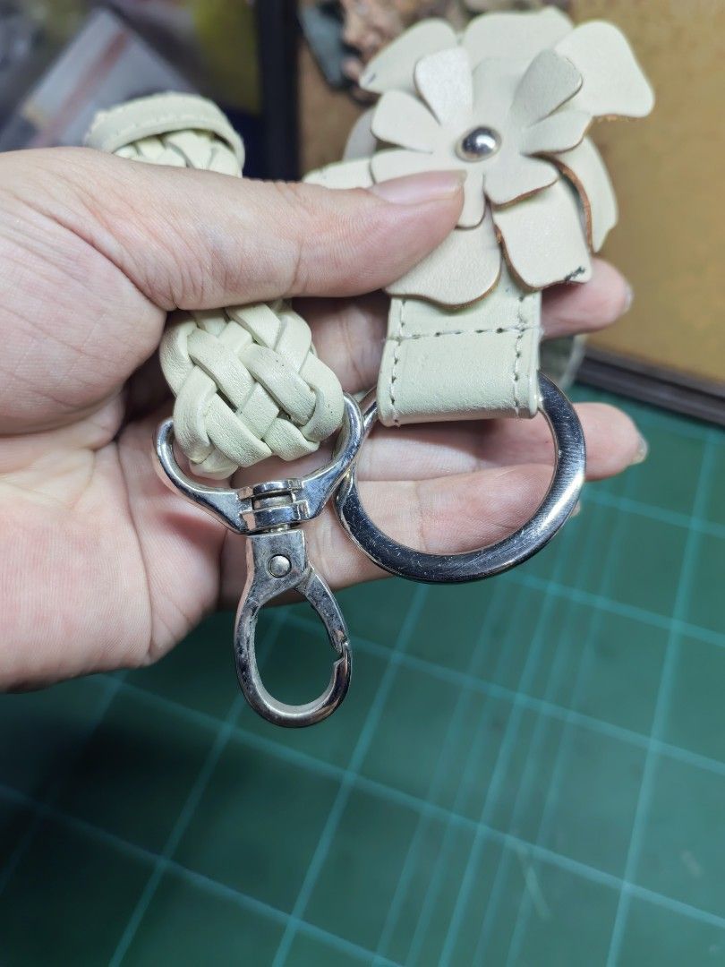 Bag Strap (Category: Other Accessories) located in Cebu City. Submitted by dudes_villanueva (Listing ID 1464234837, Image 2). Description: Bag Strap In excellent condition Length: 28in.