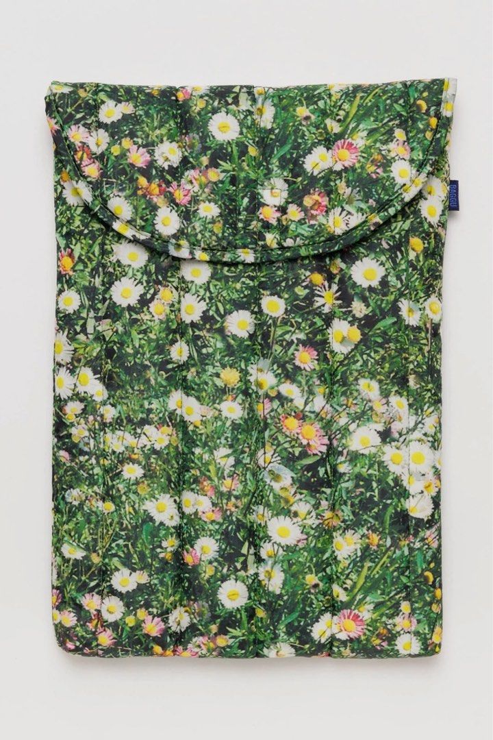 Baggu Puffy Laptop Sleeve, 13”/14”, Daisy (Category: Laptop Bags & Sleeves) located in Quezon City. Submitted by ponypurin (Listing ID 1464212768, Image 1). Description: Baggu puffy laptop sleeve, 13”/14” Bought from baggu website RFS: rarely use it.