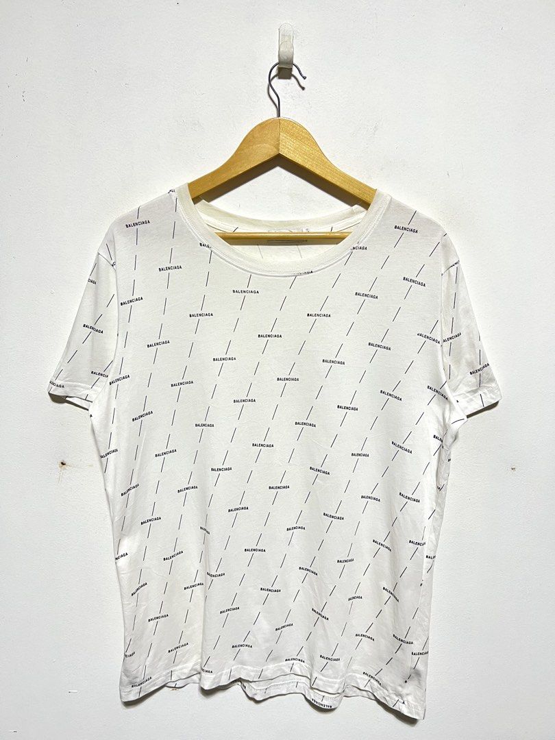 BALENCIAGA ALL OVER PRINT TEE (Category: Tshirts & Polo Shirts ) located in Compostela. Submitted by kimoykimoy (Listing ID 1464281680, Image 1). Description: 🔘BÄLËNC1ÄGÄ ALL OVER PRINT TEE FOR MEN🔘 Large on tag Dimension: 21.5x29 Color rate & Condition: 9.5/10 Issue: Need wash *Cotton Fabrics Authentic/Legit Location: Compostela, Davao de Oro, Mindanao Disclaimer: Not affiliated with any of the brands or company posted, and this post is not en