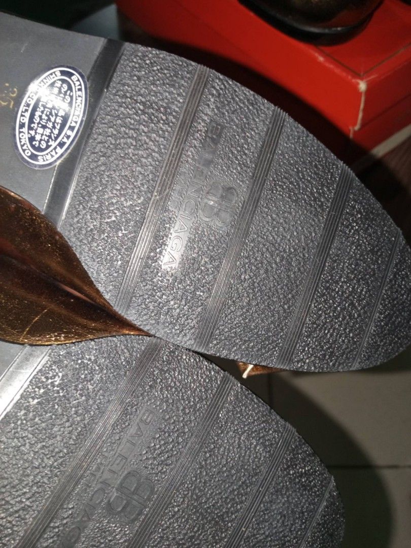 Balenciaga Flats (Category: Sneakers & Footwear) located in Guiguinto. Submitted by chilov.stuffs (Listing ID 1464307934, Image 3). Description: Japan Surplus Size 5 slimfit.