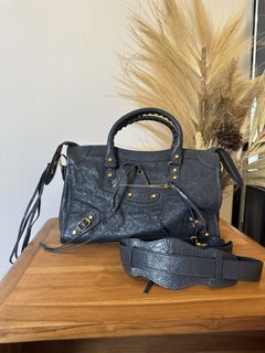 (Kategori: ) berada di . Dikirim oleh maisonclassie (ID iklan 1464139659, Gambar 1). Deskripsi: .