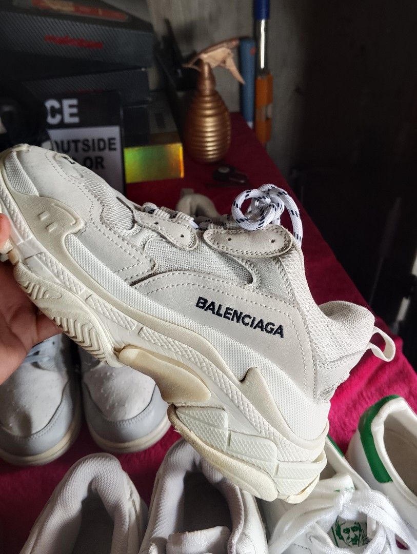 Balenciaga shoes (Category: Shoe inserts) located in Batangas. Submitted by mightypenguin-764c23 (Listing ID 1464200921, Image 1). Description: .