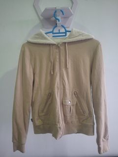 （分類：）位於 。 由 Swapmarthk 提交（商品編號 1464287749，圖片 1）。簡介： 。